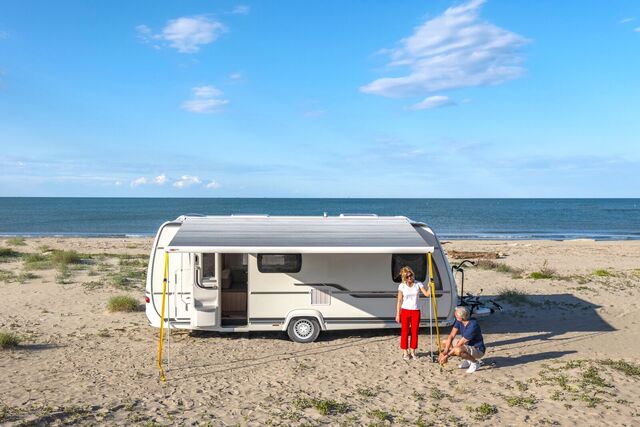 Marchiză FIAMMA F80S / F80L – montaj pe acoperiș autorulotă & camper