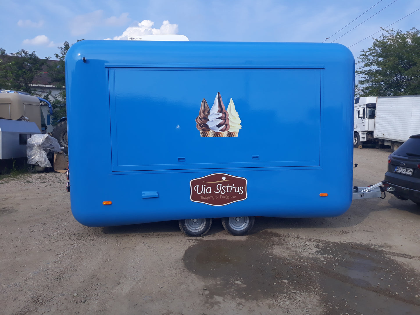 X-TRAIL ROUND – rulotă comercială cu design premium