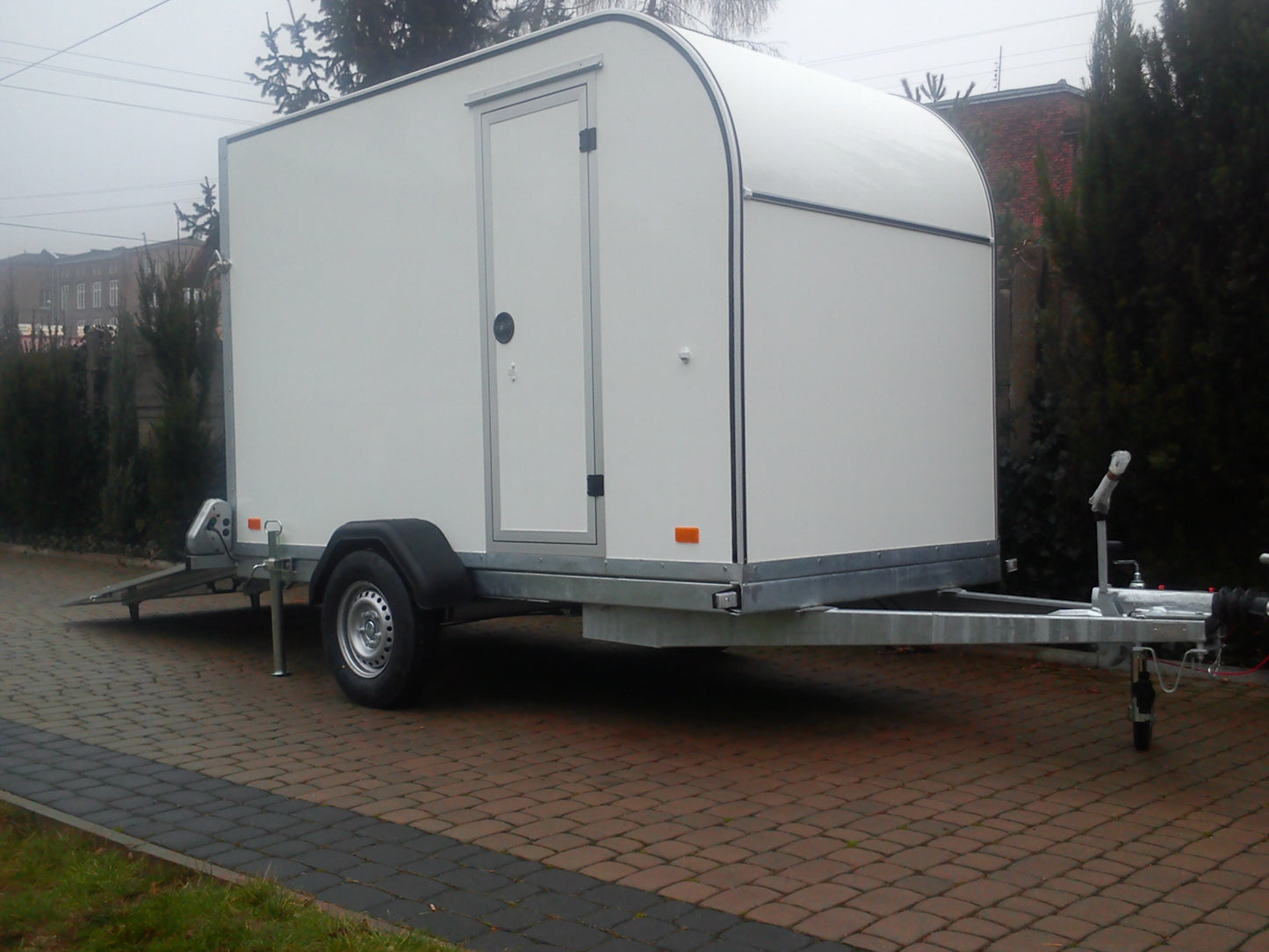 Remorcă tip furgon X-TRAIL – izolat & plywood | Transport marfă și alimente