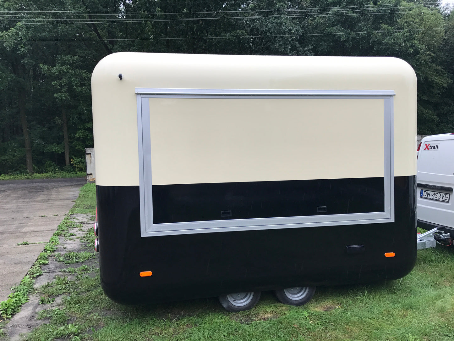 X-TRAIL ROUND – rulotă comercială cu design premium