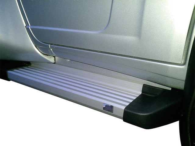 Set trepte laterale PACKonzept Freistufe – 9948573 – Exemplu de montaj/utilizare; vehiculul și accesoriile ilustrate nu sunt incluse