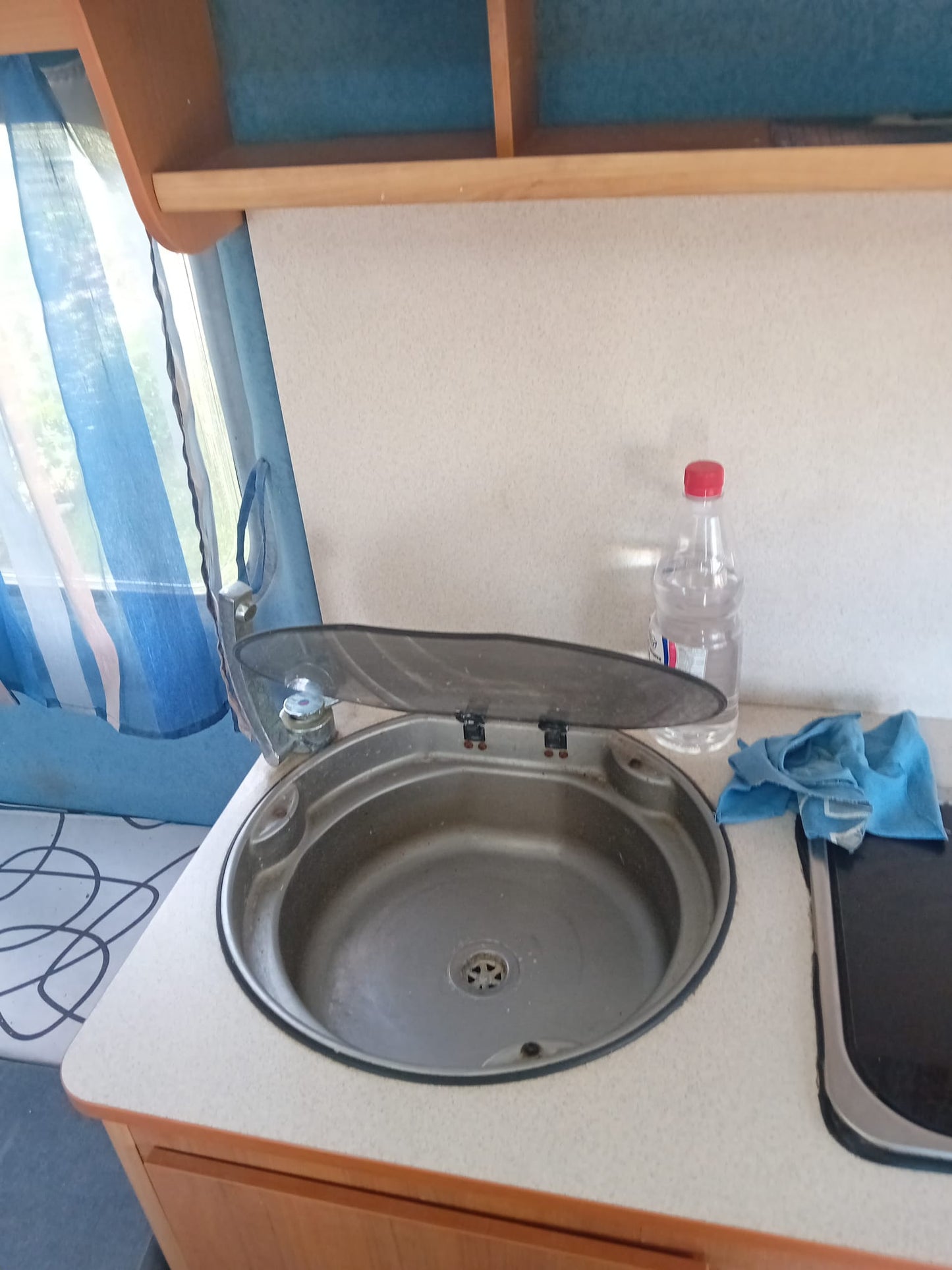 Rulotă Niewiadow N126N – un singur proprietar, folosită exclusiv vara