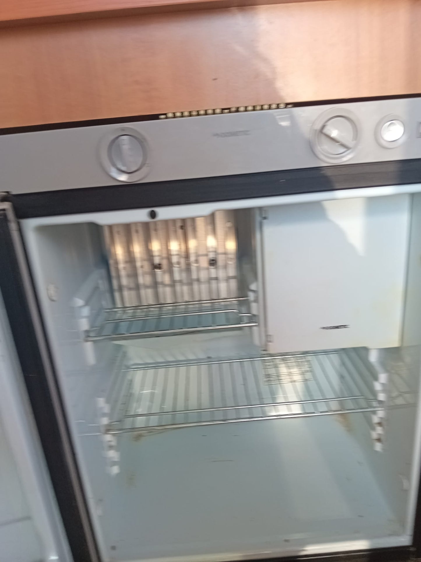 Rulotă Niewiadow N126N – un singur proprietar, folosită exclusiv vara