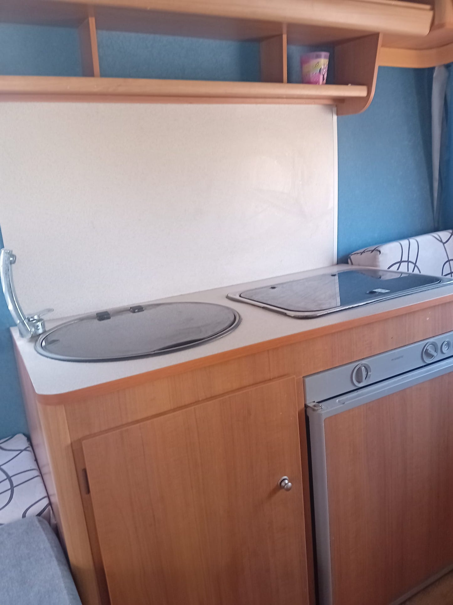 Rulotă Niewiadow N126N – un singur proprietar, folosită exclusiv vara