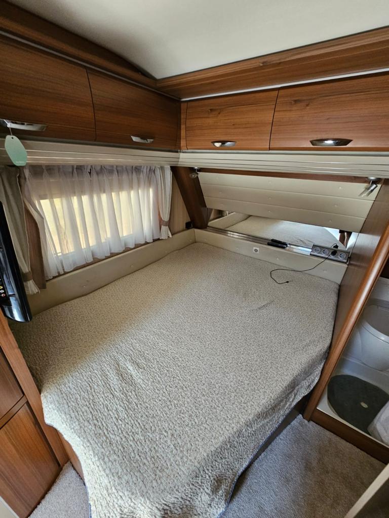 Rulotă Hobby 700 UK Premium – dotată complet