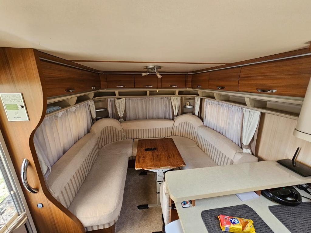 Rulotă Hobby 700 UK Premium – dotată complet