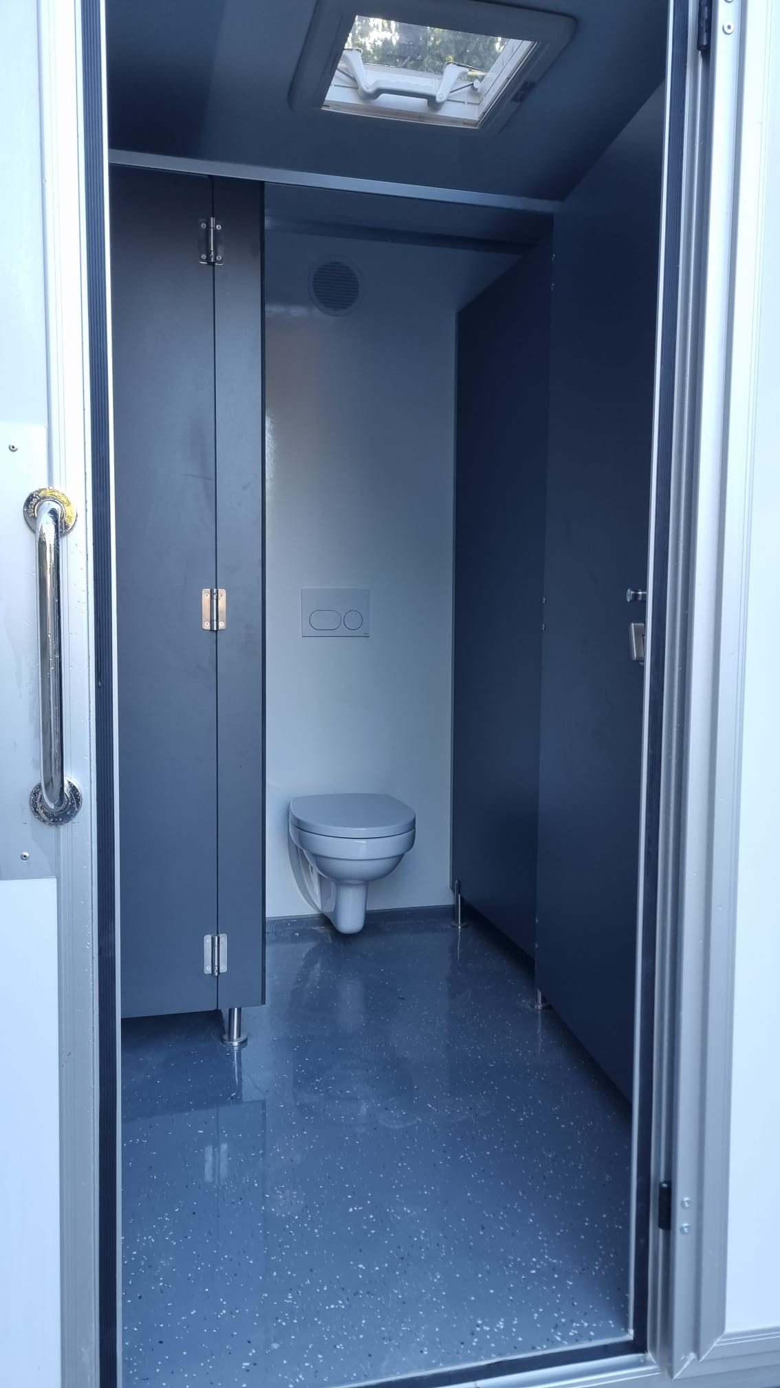 Remorci sanitare (WC mobil)