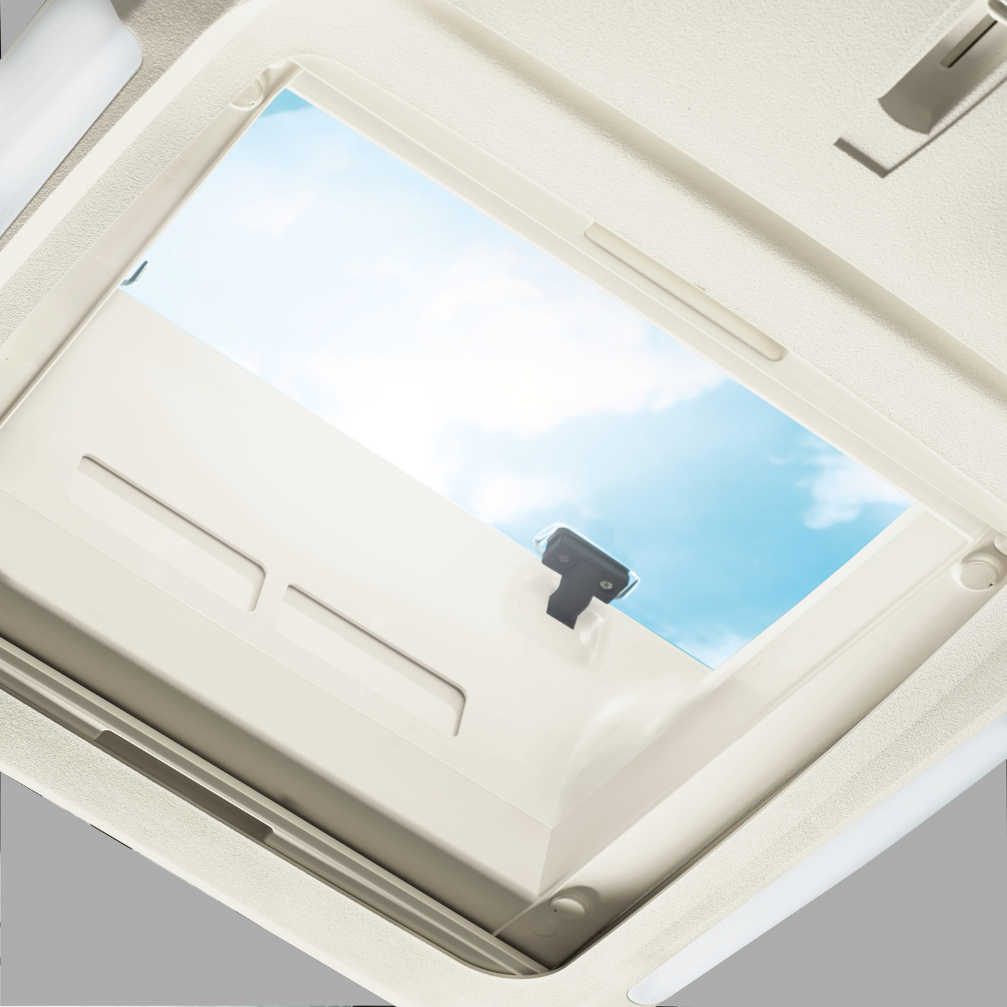 Dometic FreshLight 2200 – aer condiționat plafon cu trapă integrată pentru rulote și autorulote